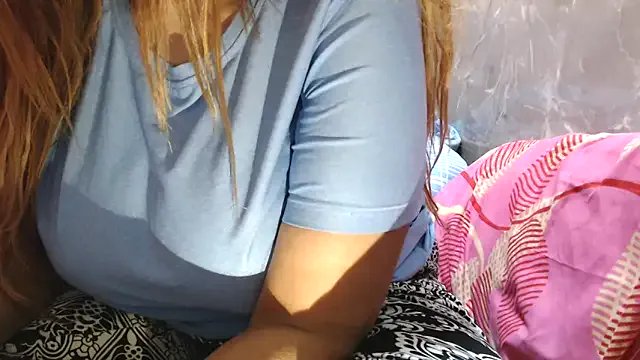 Isabella_Martin on StripChat