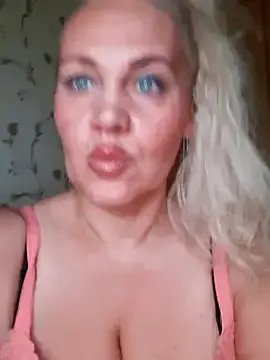 IsabellaBoni on StripChat