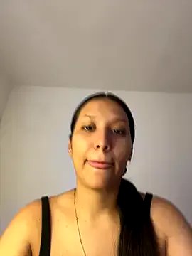 IsabellaJoness_ on StripChat