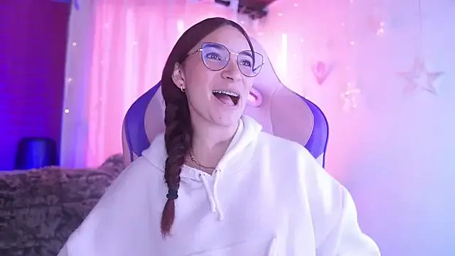 Freechat issa_monterrey on StripChat