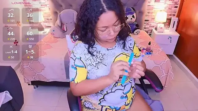 Italyy__boobs on StripChat