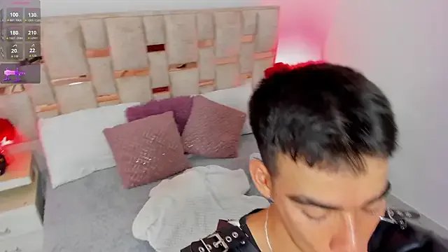 its_liam18 on StripChat