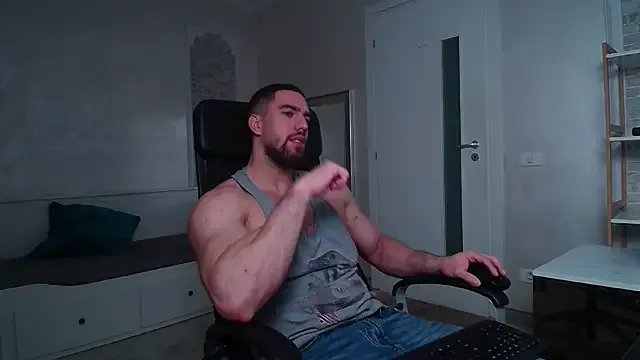 IvanHydee on StripChat