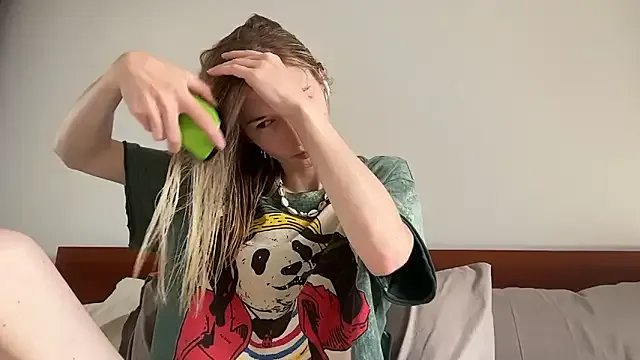 ivankai_ on StripChat