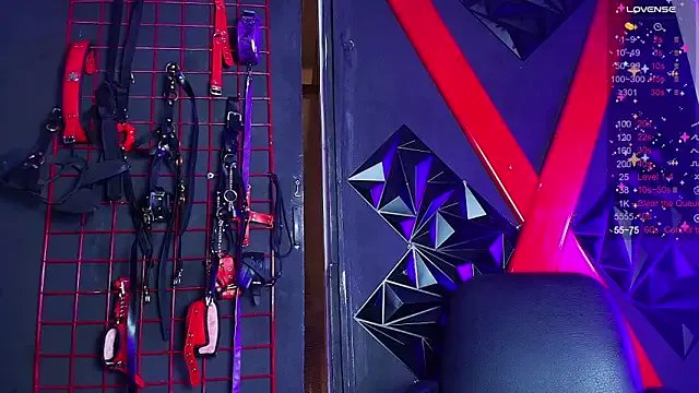 ivonne_diaz1 on StripChat