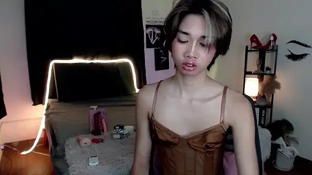 Ivoryhotcummer on StripChat