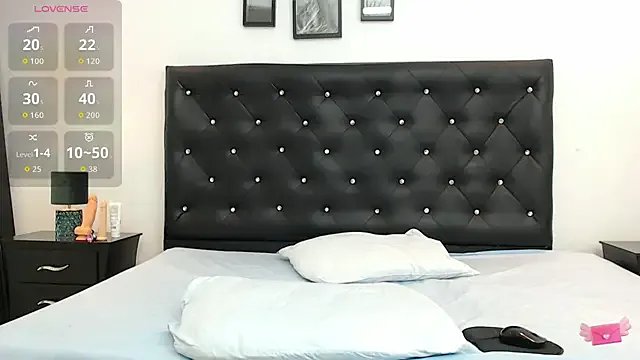 ivorynoir on StripChat