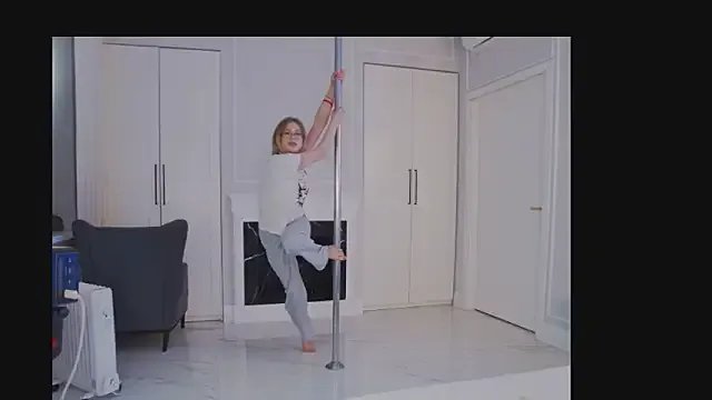 Ivy_Allen on StripChat