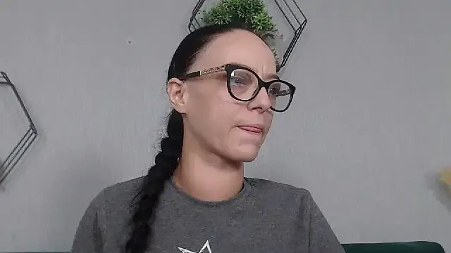 IzabelllNoir on StripChat