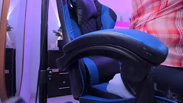 izaro22 on StripChat