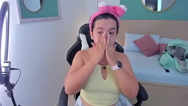 izaro22 on StripChat