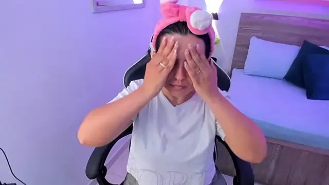 izaro22 on StripChat