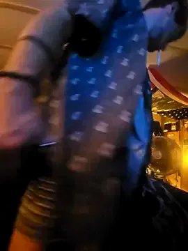 j_hollywood91 on StripChat