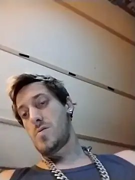 j_hollywood91 on StripChat