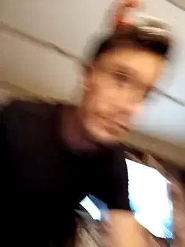 j_hollywood91 on StripChat