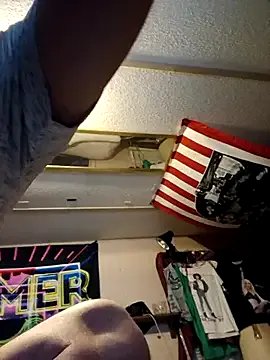 j_hollywood91 on StripChat