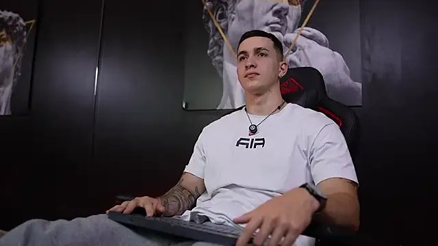 JacksonOlsenn — Freechat on StripChat