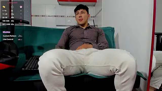 jacques_cardiet on StripChat