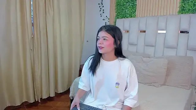 Jade_Nmm on StripChat