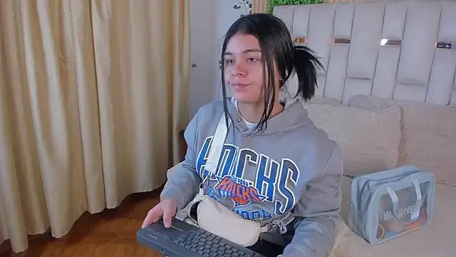 Jade_Nmm — Freechat on StripChat