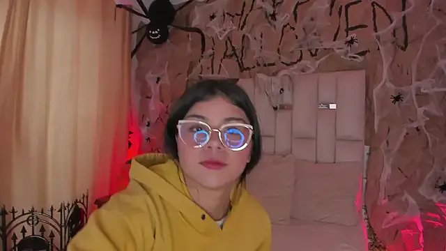 Jade_Nmm on StripChat