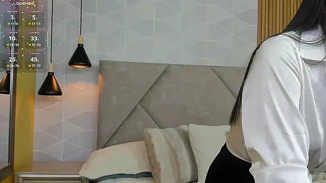 Jade_Whisper on StripChat