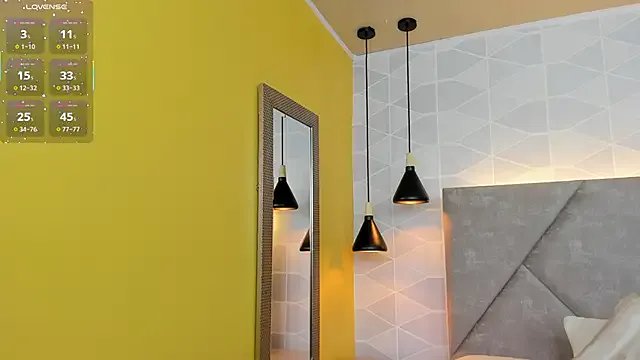 Jade_Whisper on StripChat