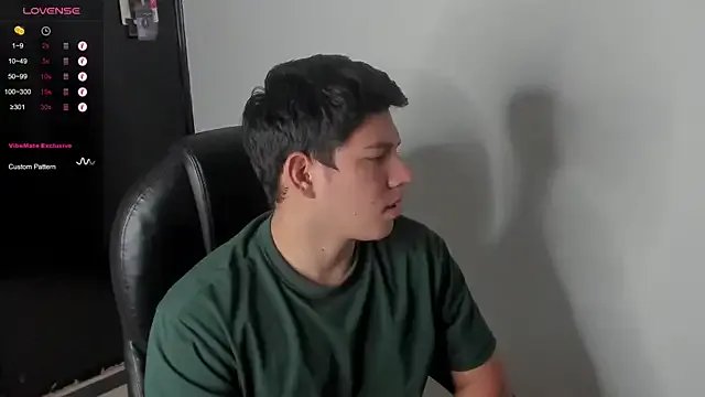 JamesCr_ on StripChat