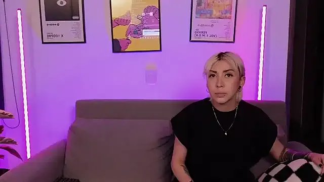 jane_hart_ — deep kissd and show tits