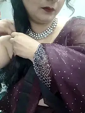 janvi_100 on StripChat