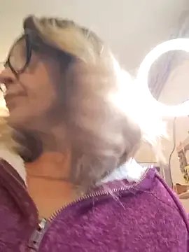 JasmineNoir2 on StripChat