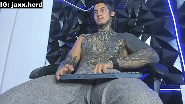 JAXXXONHERD on StripChat