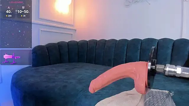 Jazmiinee on StripChat