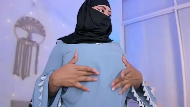 jazmin_anbar on StripChat