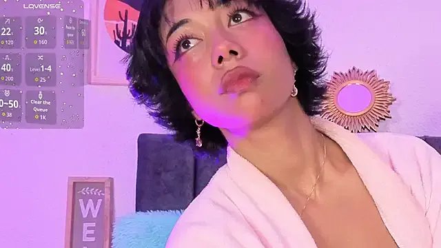 Jedah18 — oil in my body and fingers masturbation