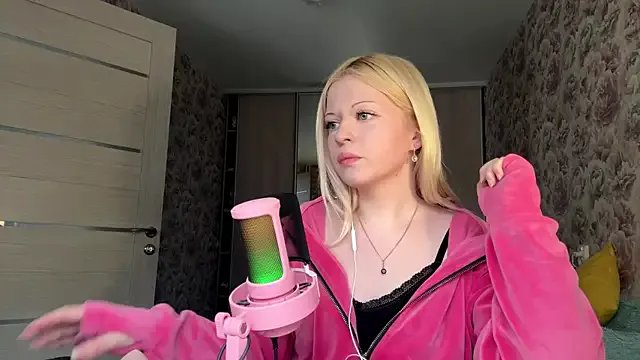 JeneeBIanks — Freechat on StripChat