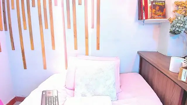 Jennifer_Vega1 on StripChat