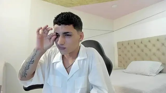 JhoanLeandro on StripChat