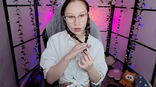 JoanFlare on StripChat