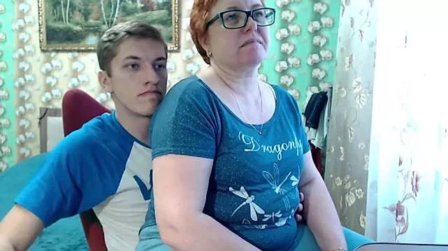 JoannaAndNeighbour on StripChat