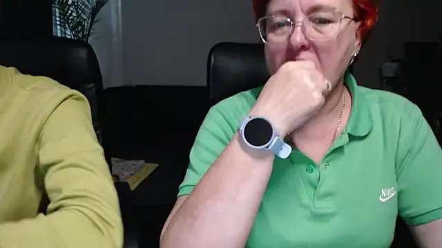 JoannaAndNeighbour on StripChat