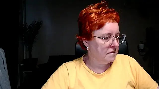 JoannaAndNeighbour on StripChat