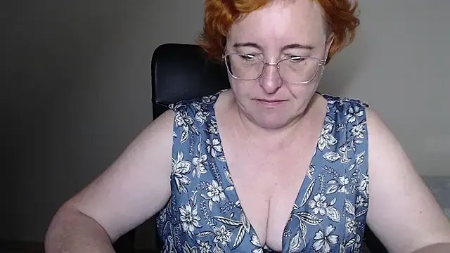 JoannaAndNeighbour on StripChat