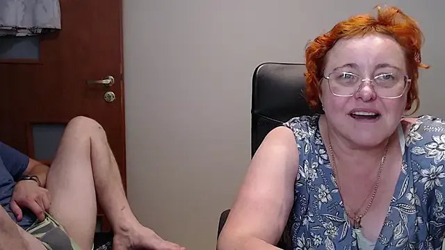 JoannaAndNeighbour on StripChat