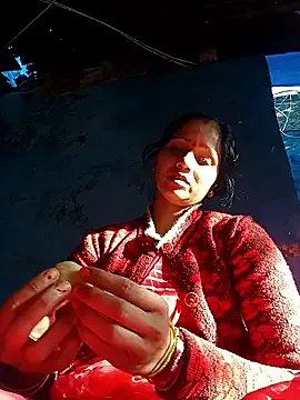 Jooli_xx on StripChat