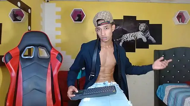 jose_sexycumm on StripChat