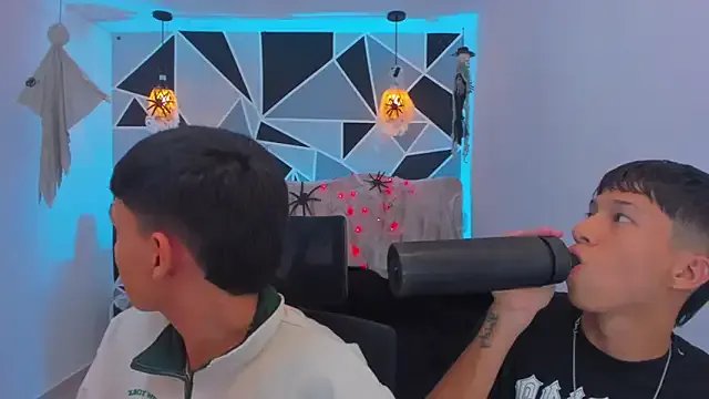 Juan_Nd_Steven on StripChat