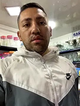 JuanZapata33 on StripChat