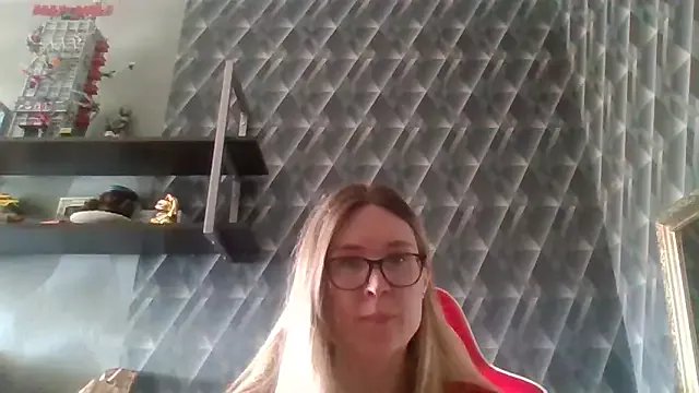 Freechat Jugira on StripChat