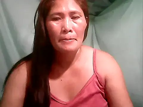 Juicy_69xx on StripChat